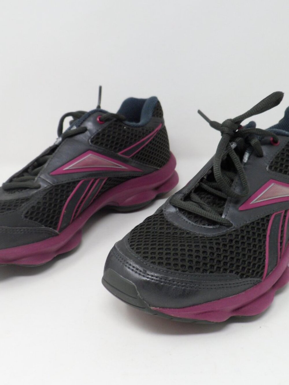 Ladies Reebok Runtone Action Sneakers 7.5 - Picture 9 of 9